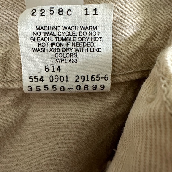 Y2K Vintage Levi’s 550 Relaxed Fit 34 Waist 10” Tan Denim Shorts VG Unisex fit - Picture 9 of 13